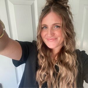 Meet your Posher, Abigail